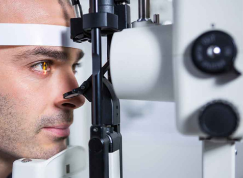 best eye doctor in Noida